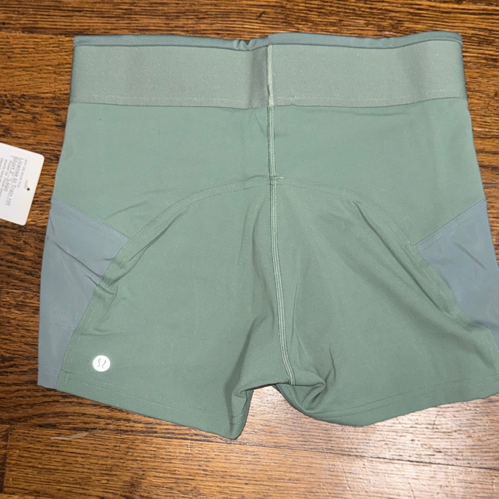 NWT lululemon license to Tain HR short 2” Logo size 8 - Picture 5 of 9